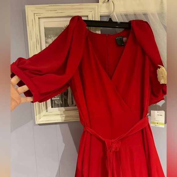 Stunning red dress - Picture 4 of 7